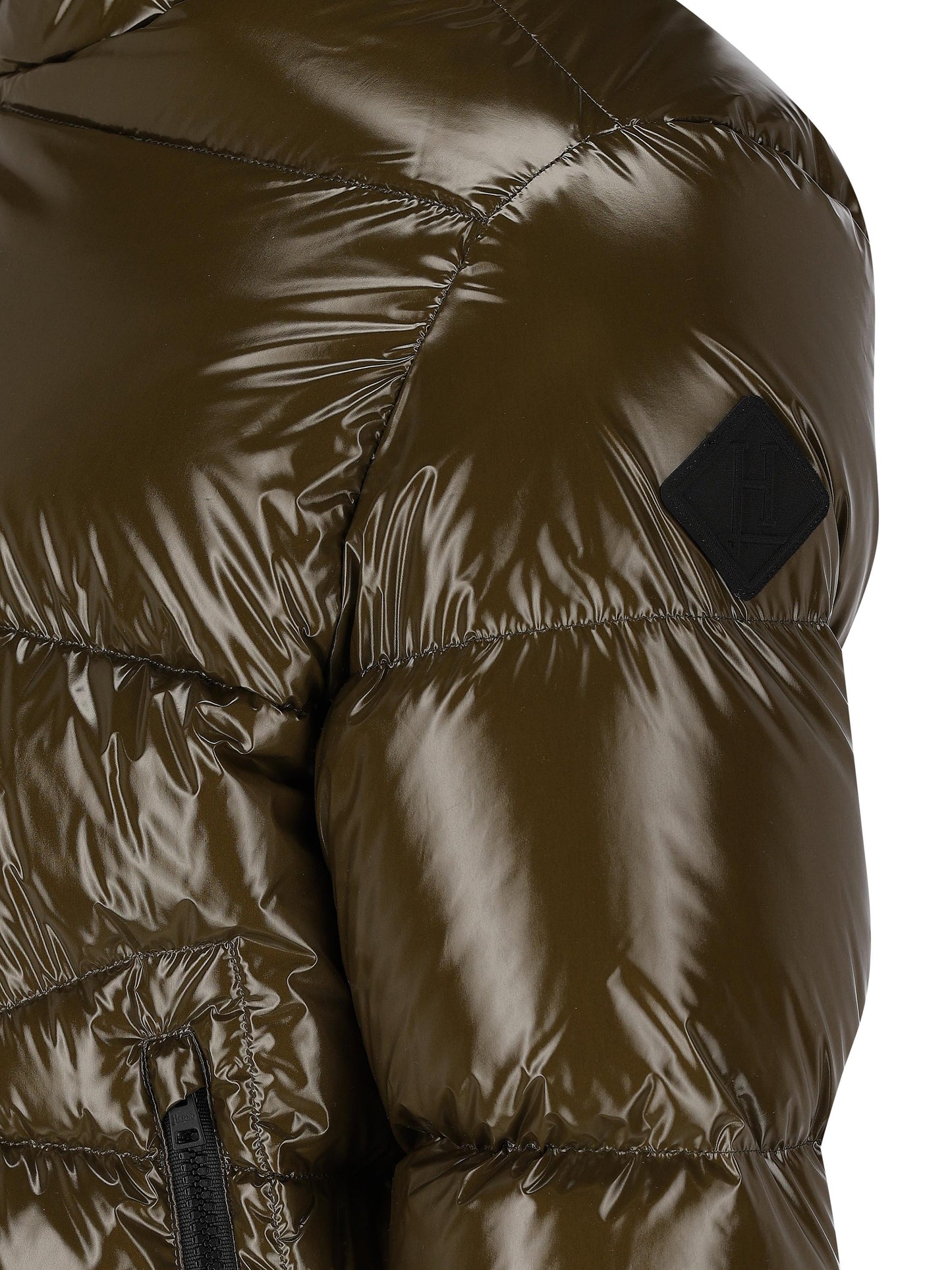 Piumino corto effetto lucido con cappuccio PI001133U 12220Z7740 HERNO 