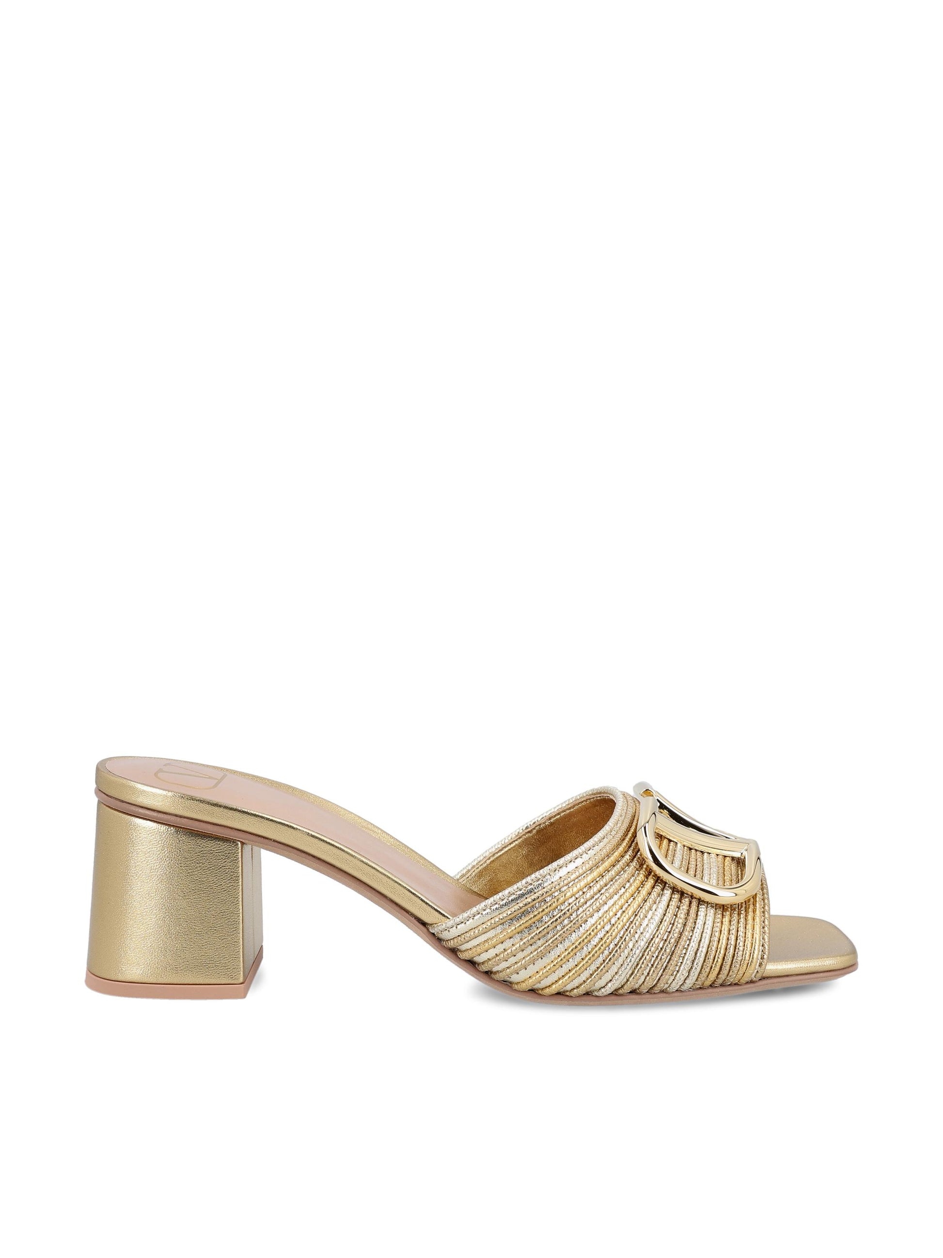 Sandalo realizzato in nappa laminata. 8W2S0HA6MNS KUN VALENTINO GARAVANI 