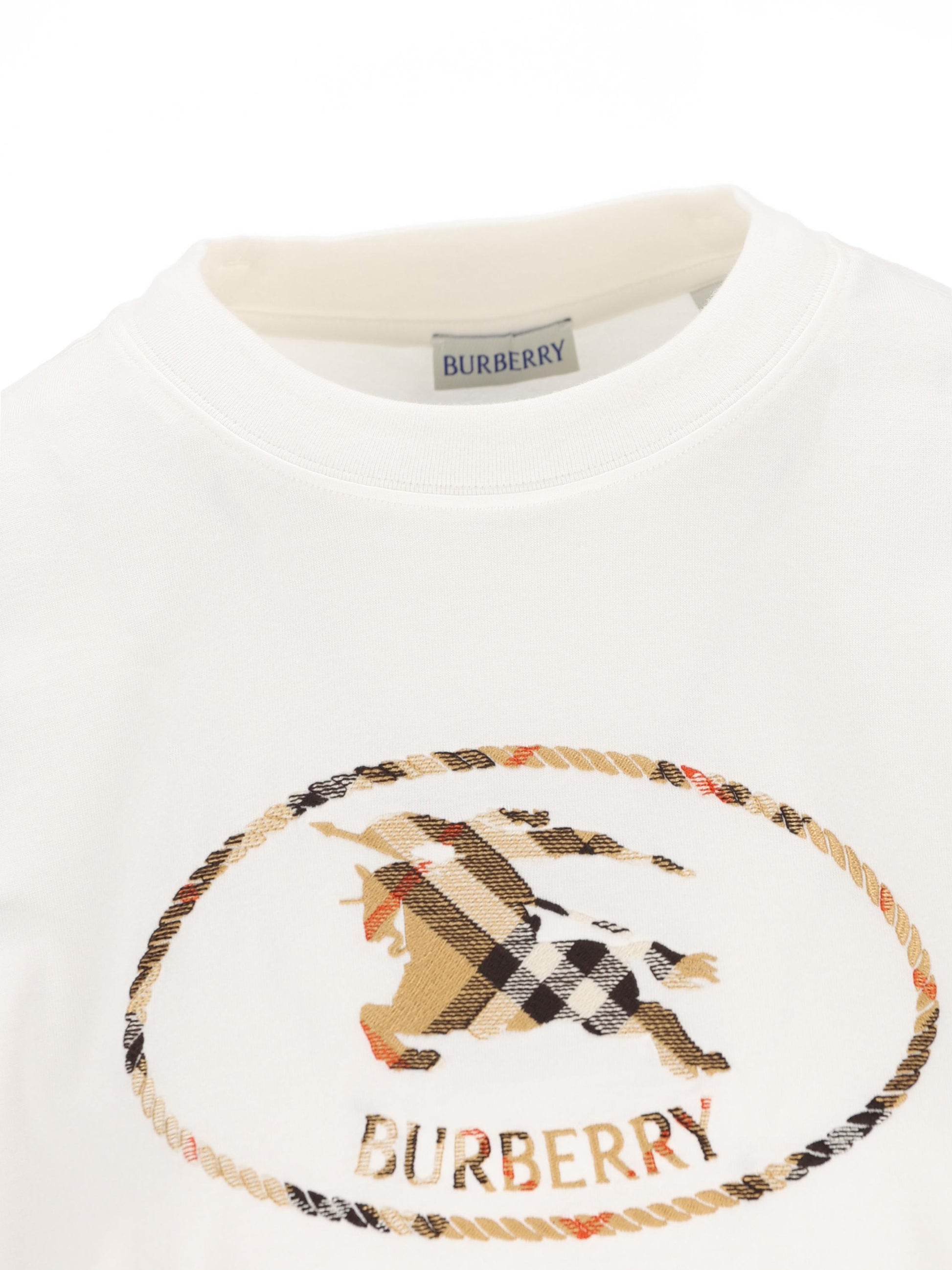 T-Shirt realizzata in cotone. 8126358 B7078 BURBERRY 