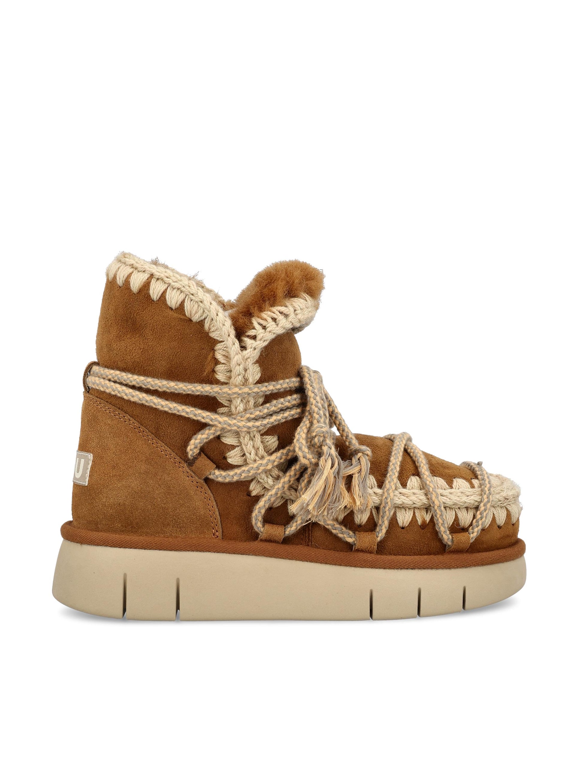 Stivale realizzato a mano in pelle di montone. FW531024A COG MOU 